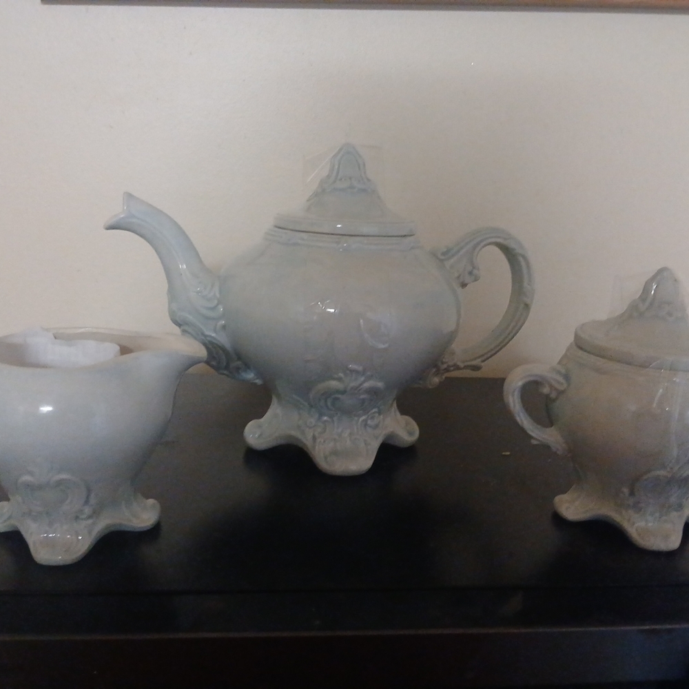 Elegant Cream Ceramic Tea Set